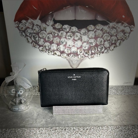 🎁 Louis Vuitton Taurillon Leather Comet Wallet Black - Picture 2 of 12